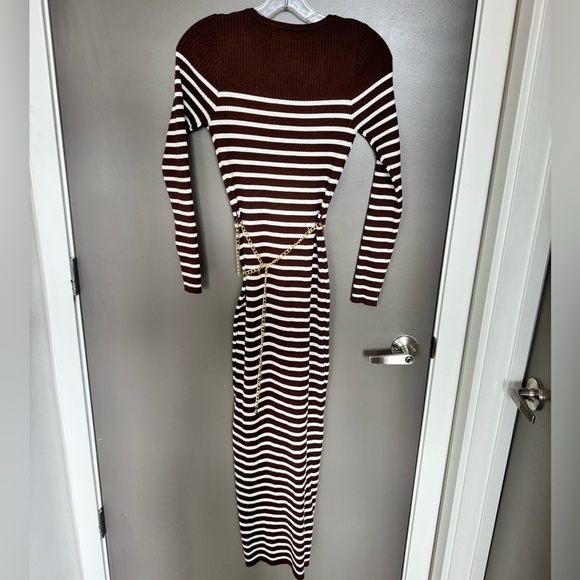 Say What Striped Maxi Dress with Gold Chain Belt - Picture 6 of 9
